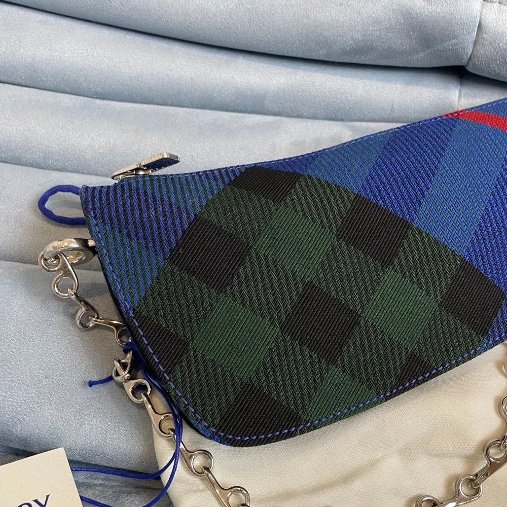 Burberry MICRO SHIELD SLING BAG - Picture 3 of 6